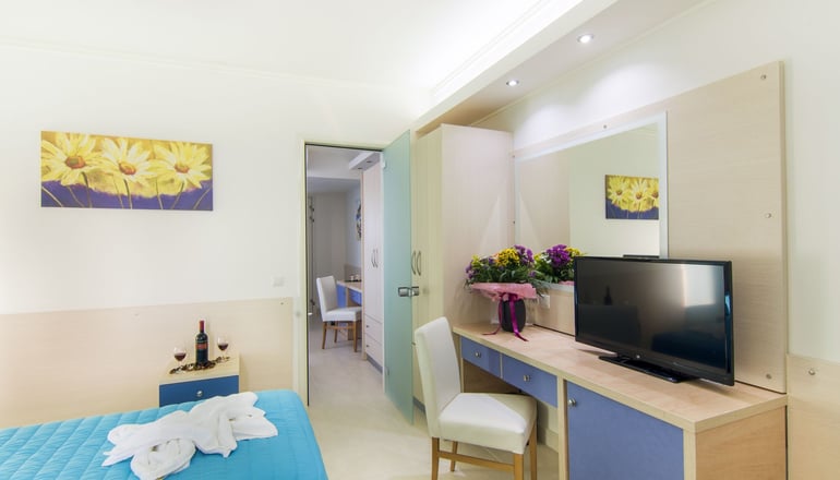 5* Kouros Palace