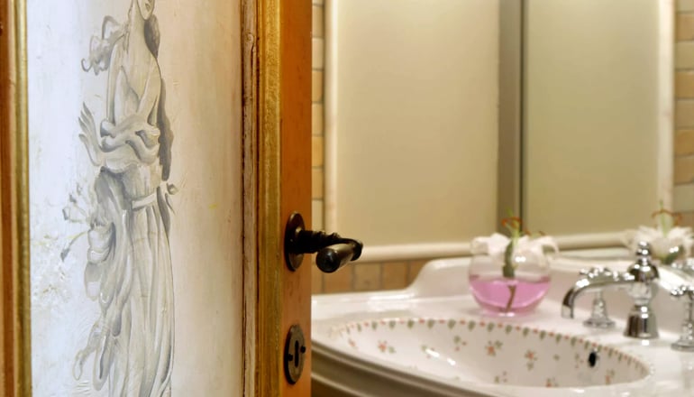 5* Le Convivial Luxury Suites & Spa
