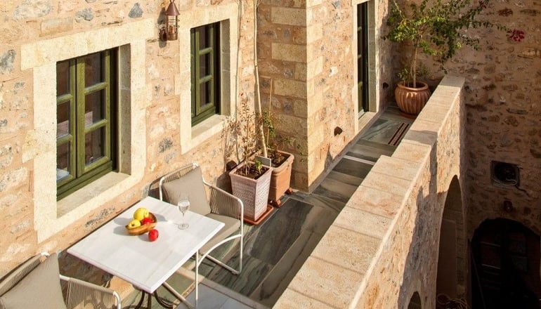 5* Moni Emvasis Luxury Suites