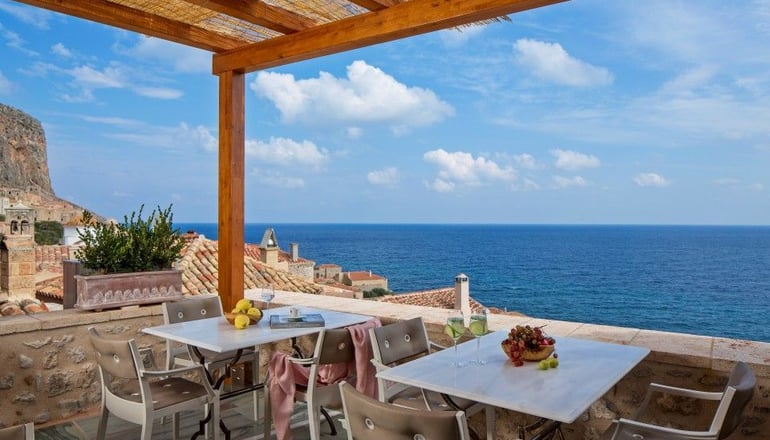 5* Moni Emvasis Luxury Suites