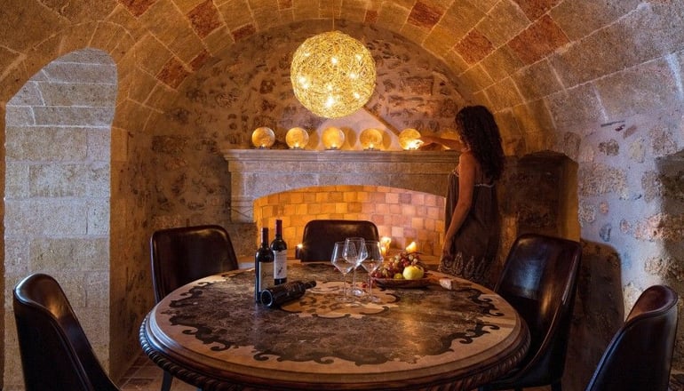 5* Moni Emvasis Luxury Suites