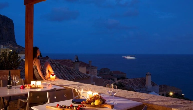 5* Moni Emvasis Luxury Suites