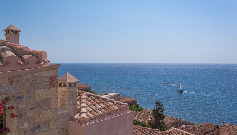 5* Moni Emvasis Luxury Suites