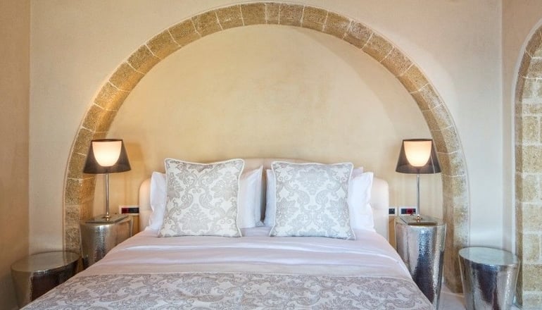 5* Moni Emvasis Luxury Suites