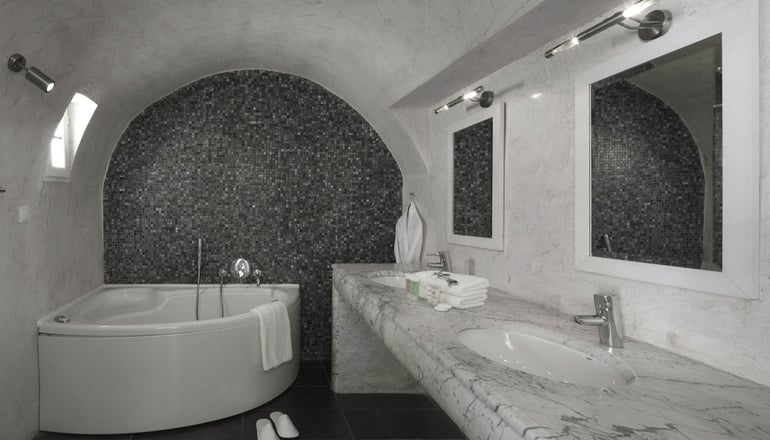 5* Petit Palace Suites - Φηρά, Σαντορίνη