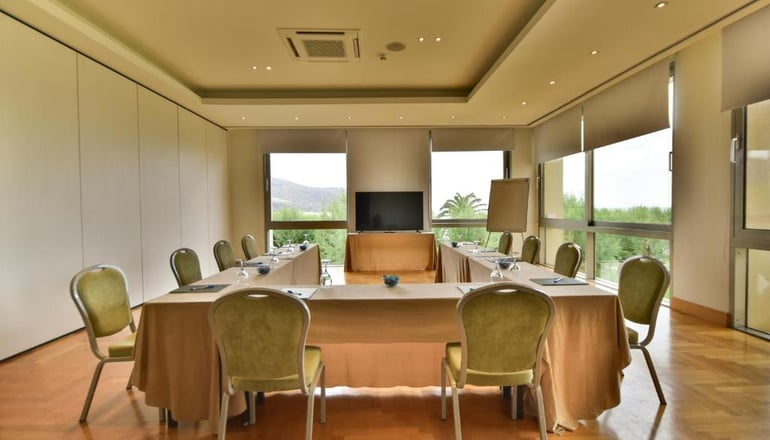 5* Plaza Resort Hotel - Ανάβυσσος