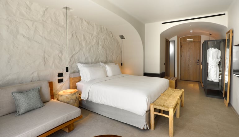 5* Radisson Zaffron Resort - Καμάρι, Σαντορίνη