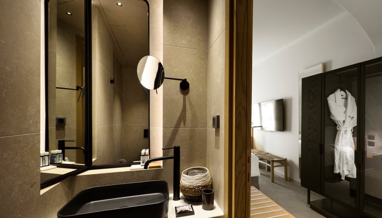 5* Radisson Zaffron Resort - Καμάρι, Σαντορίνη