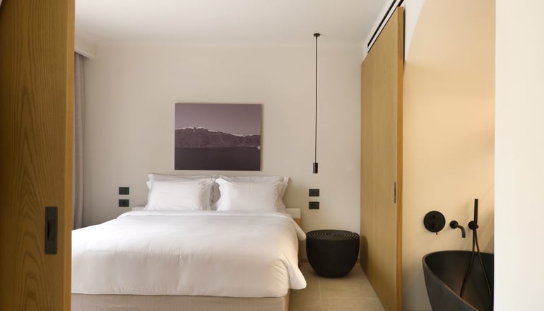5* Radisson Zaffron Resort - Καμάρι, Σαντορίνη