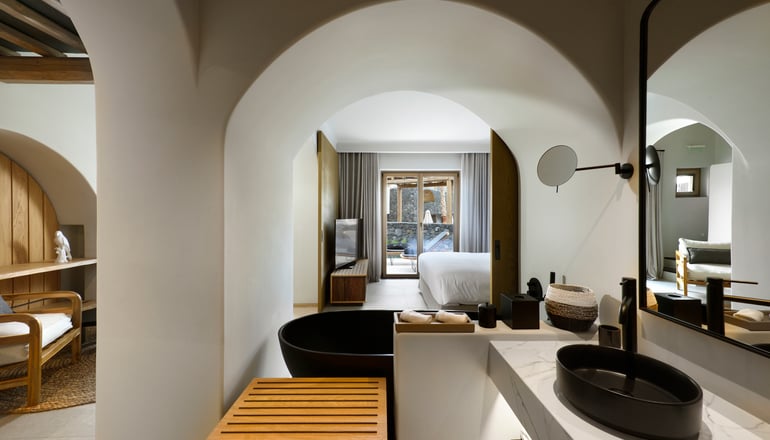 5* Radisson Zaffron Resort - Καμάρι, Σαντορίνη