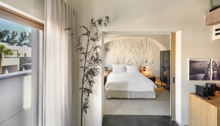 5* Radisson Zaffron Resort - Καμάρι, Σαντορίνη