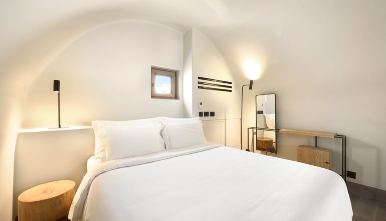 5* Radisson Zaffron Resort - Καμάρι, Σαντορίνη