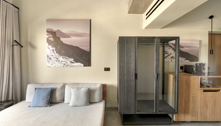 5* Radisson Zaffron Resort - Καμάρι, Σαντορίνη
