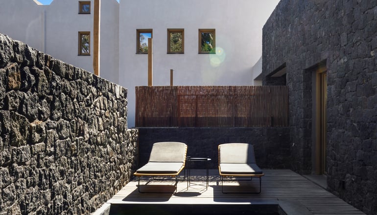 5* Radisson Zaffron Resort - Καμάρι, Σαντορίνη