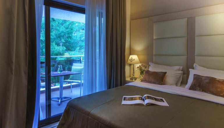 5* Rahoni Cronwell Park Hotel Adults Only