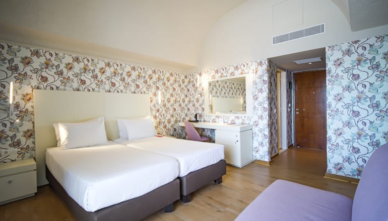 5* Ramada Loutraki Poseidon Resort - Λουτράκι