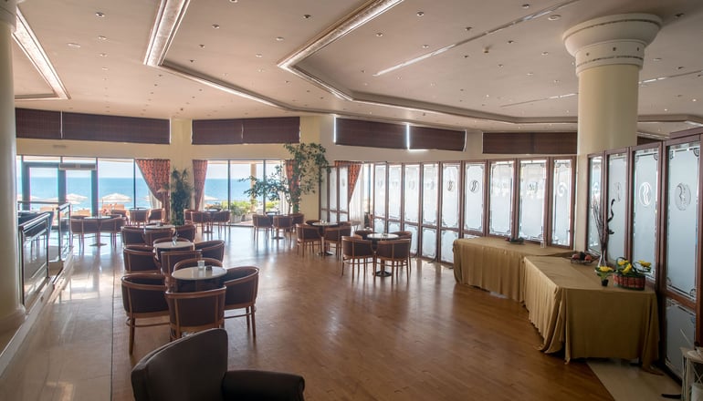 5* Ramada Plaza by Wyndham Thraki