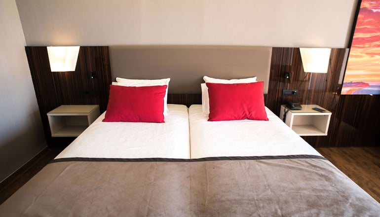 5* Ramada Plaza by Wyndham Thraki