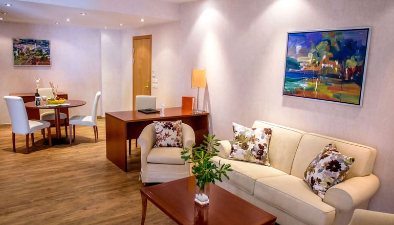 5* Ramada Plaza by Wyndham Thraki