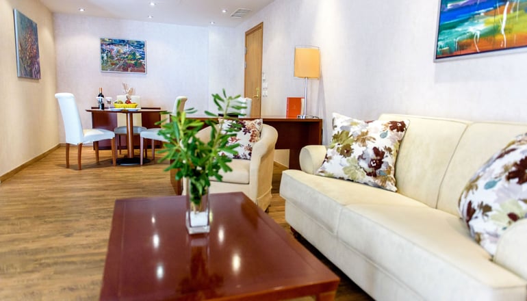 5* Ramada Plaza by Wyndham Thraki