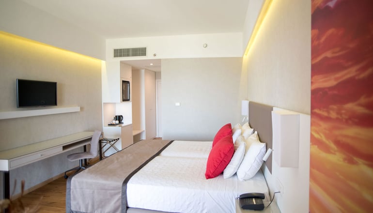 5* Ramada Plaza by Wyndham Thraki