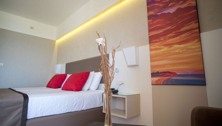 5* Ramada Plaza by Wyndham Thraki