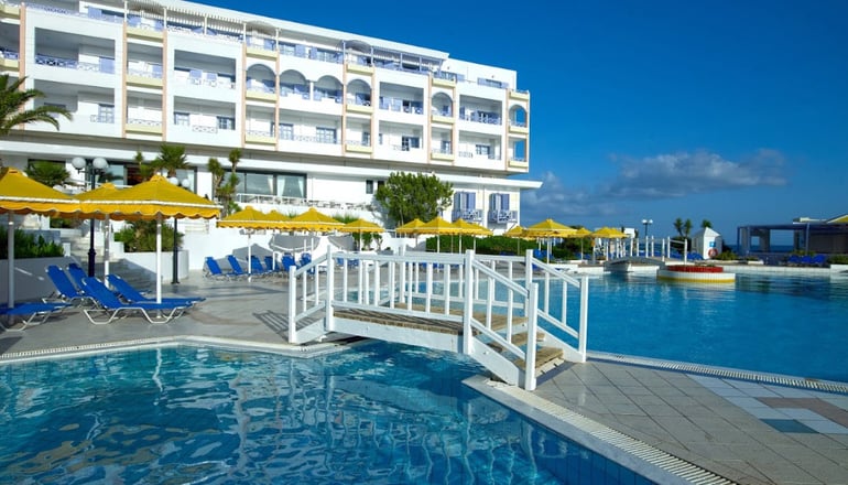 5* Serita Beach Hotel