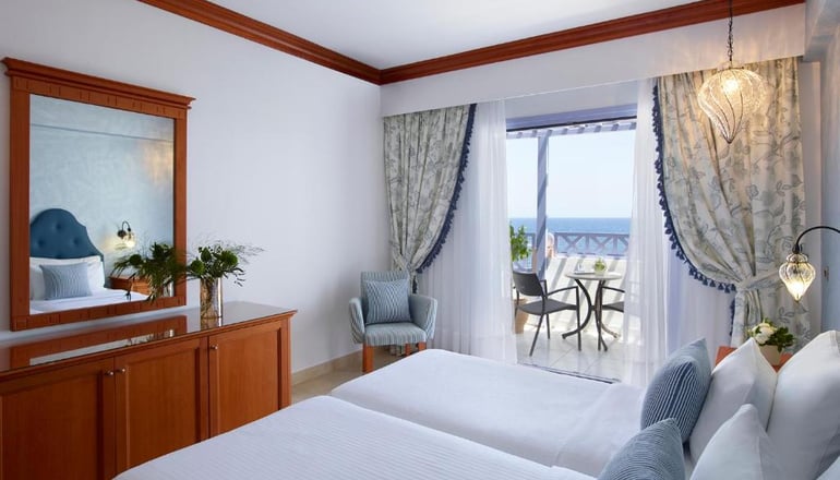 5* Serita Beach Hotel