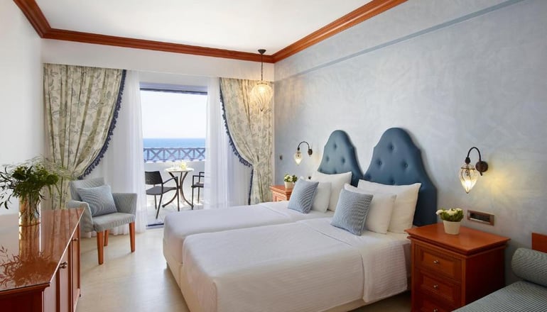 5* Serita Beach Hotel