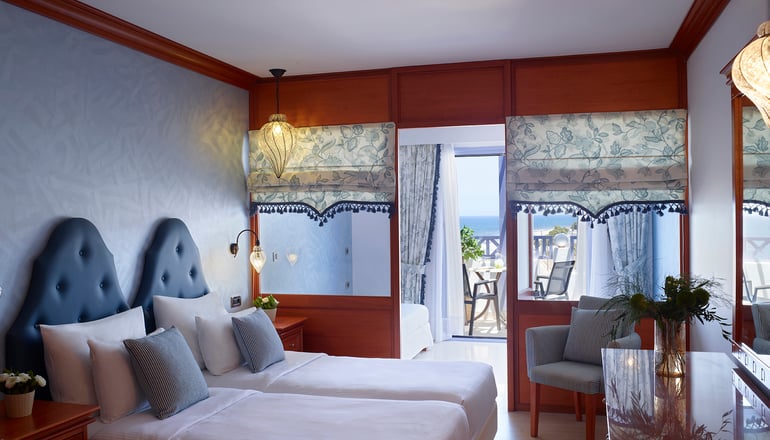 5* Serita Beach Hotel