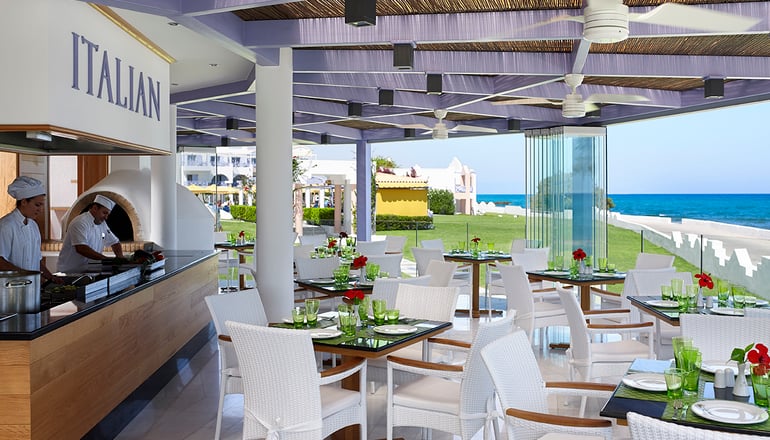 5* Serita Beach Hotel