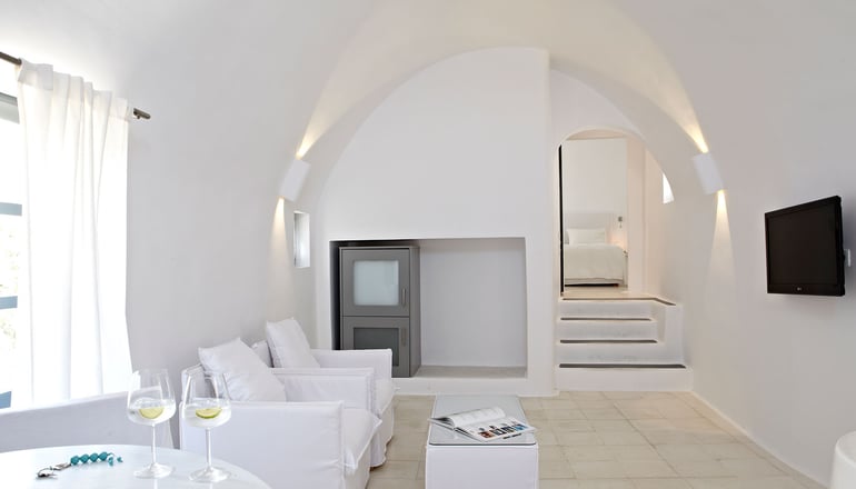 5* Sun Rocks Santorini