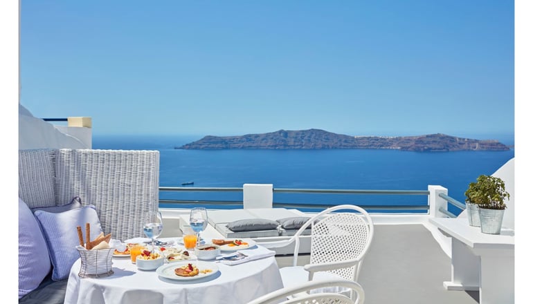 5* Sun Rocks Santorini