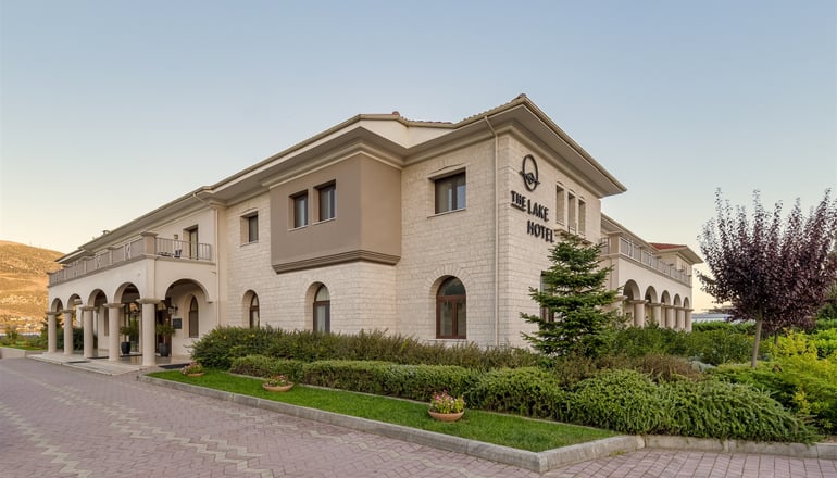 5* The Lake Hotel