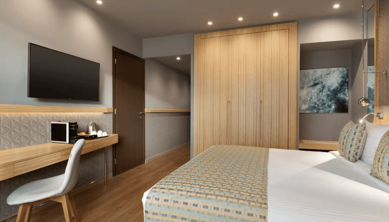 5* Wyndham Grand  - Αθήνα