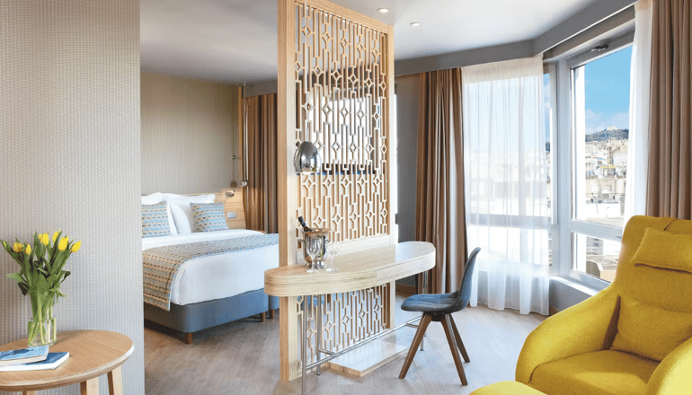 5* Wyndham Grand  - Αθήνα