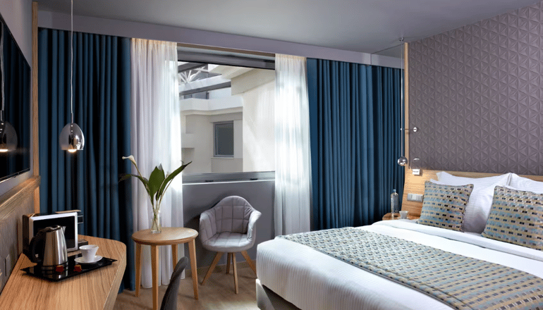 5* Wyndham Grand  - Αθήνα