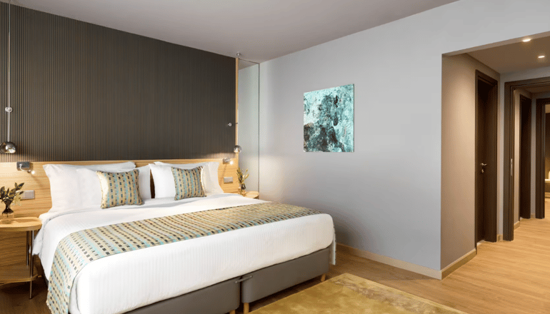 5* Wyndham Grand  - Αθήνα