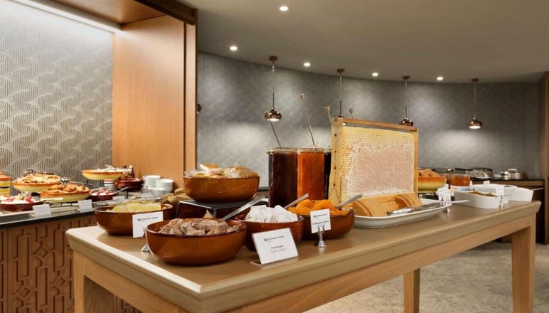 5* Wyndham Grand  - Αθήνα