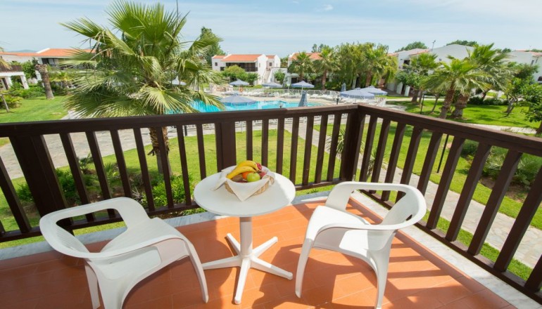 4* Golden Coast Hotel