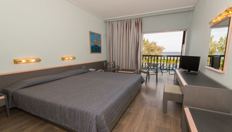 4* Golden Coast Hotel