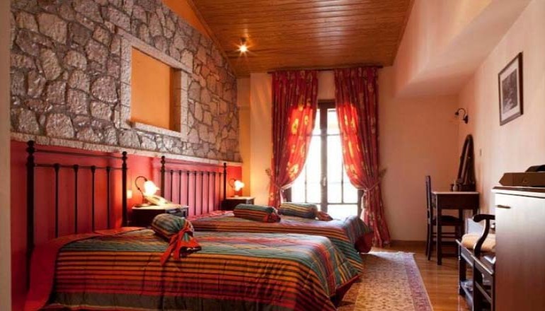 Κύναιθα Hotel