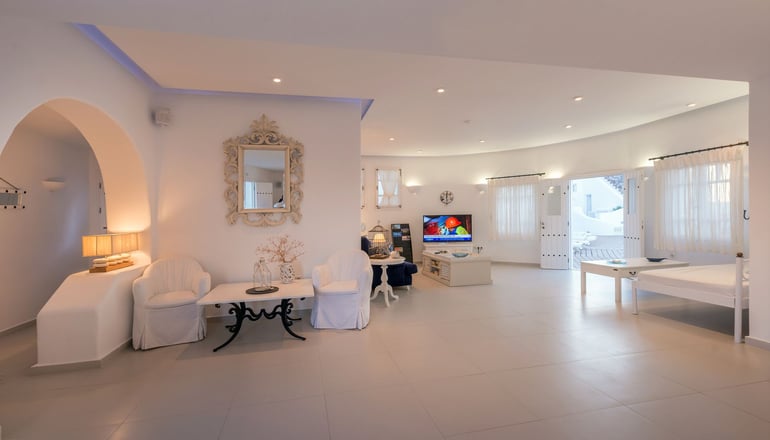 4* Aspalathras White Hotel Folegandros