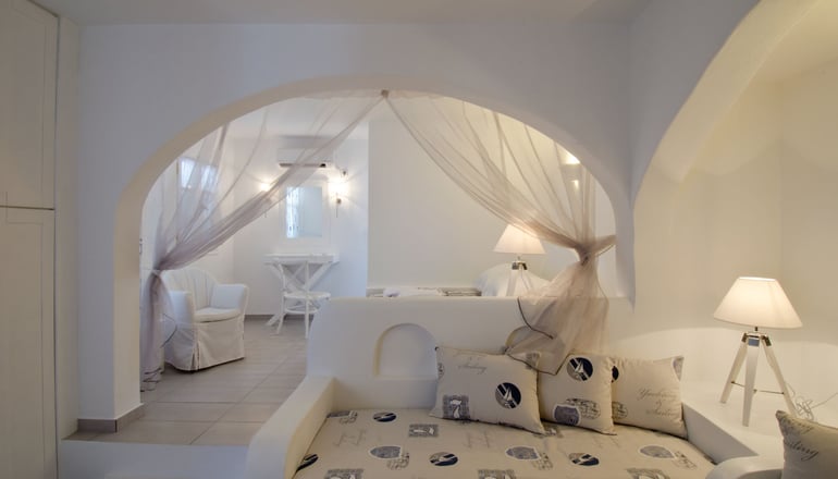 4* Aspalathras White Hotel Folegandros