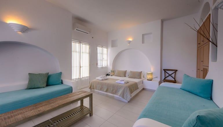 4* Aspalathras White Hotel Folegandros