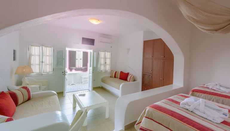 4* Aspalathras White Hotel Folegandros