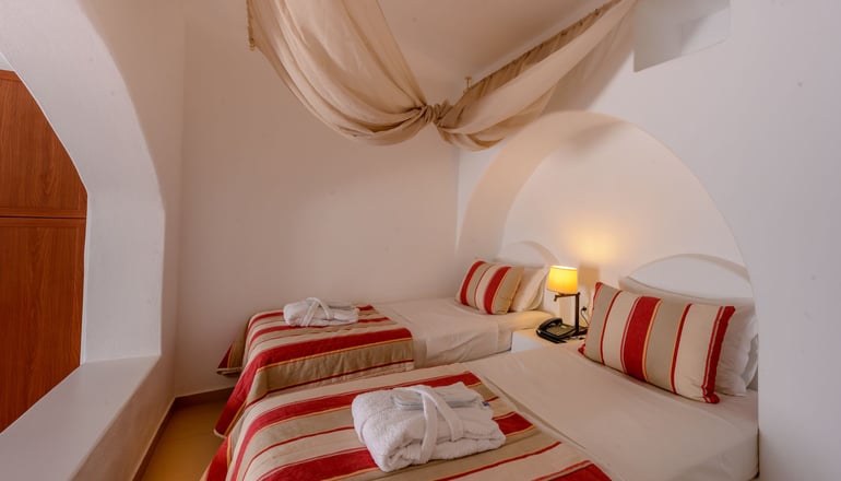 4* Aspalathras White Hotel Folegandros