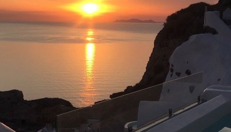 Charisma Suites Santorini