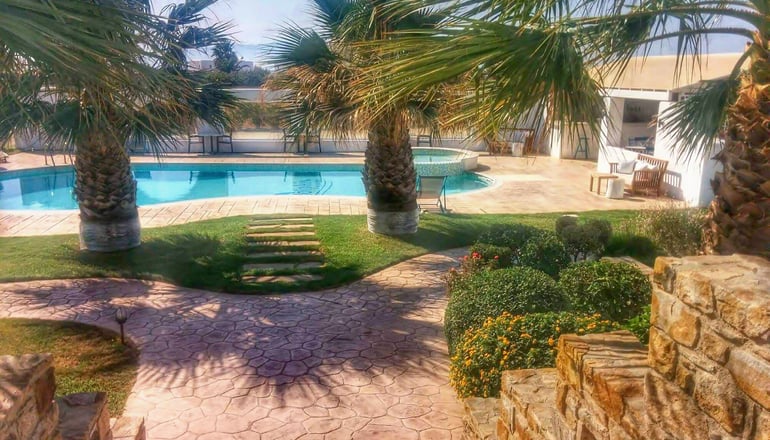 Dolphin Kastraki Studios & Apartments