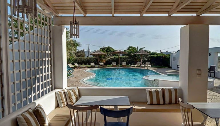 Dolphin Kastraki Studios & Apartments